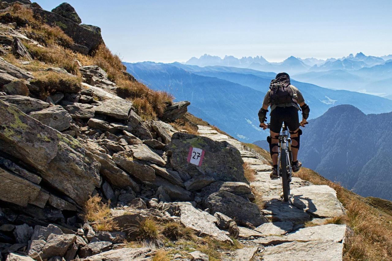 Hotel Fronza - Your Hike & Mountain Home Lutago Extérieur photo