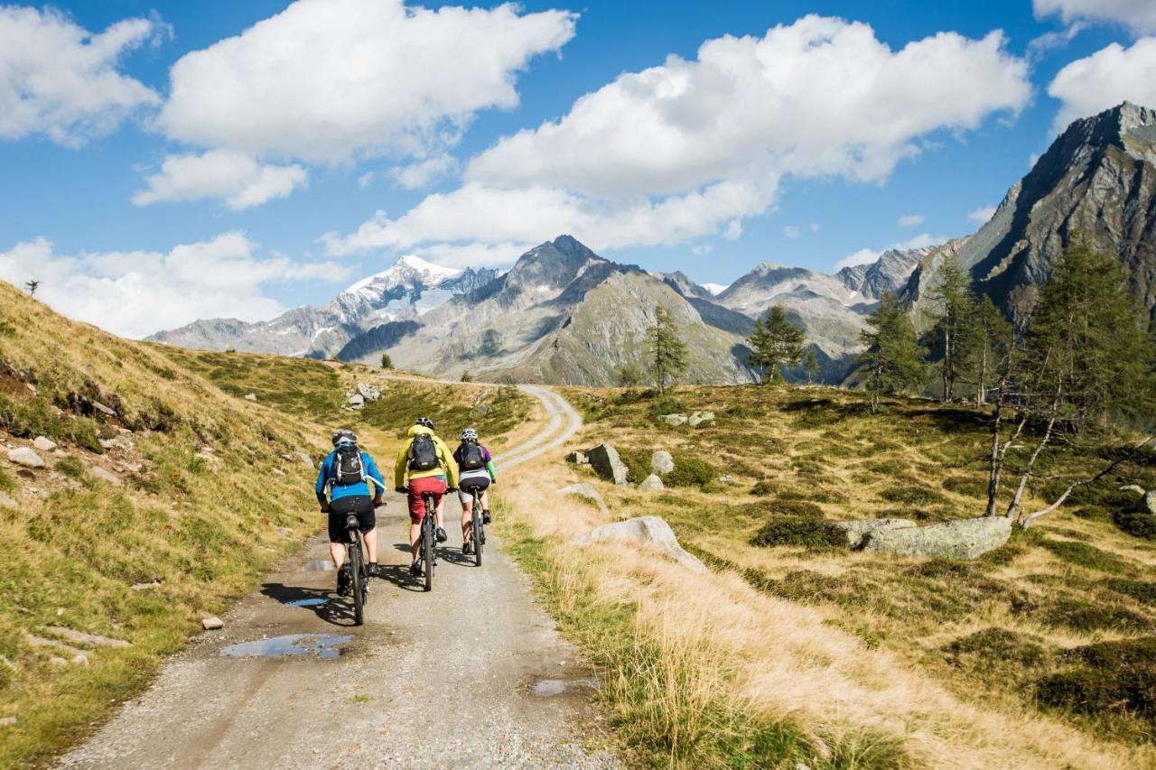 Hotel Fronza - Your Hike & Mountain Home Lutago Extérieur photo