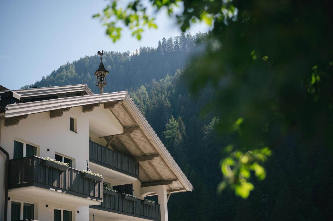 Hotel Fronza - Your Hike & Mountain Home Lutago Extérieur photo