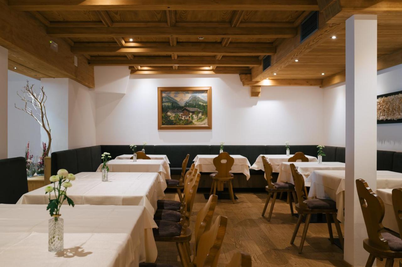 Hotel Fronza - Your Hike & Mountain Home Lutago Extérieur photo