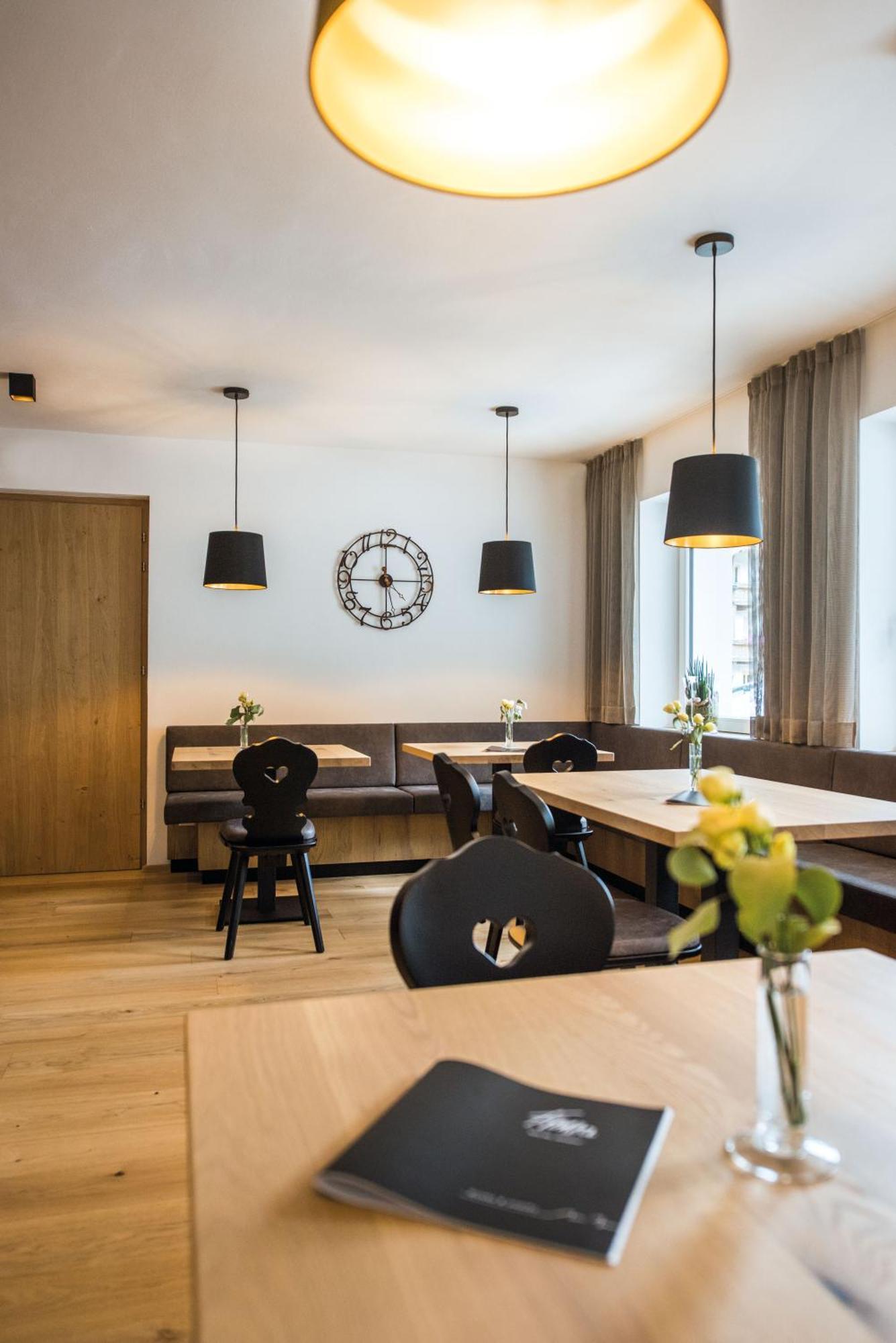 Hotel Fronza - Your Hike & Mountain Home Lutago Extérieur photo